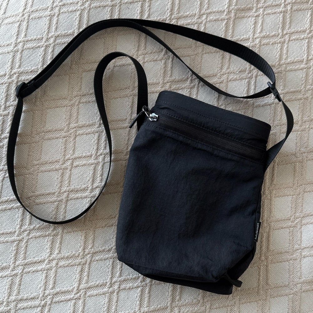Lululemon water bottle bag
